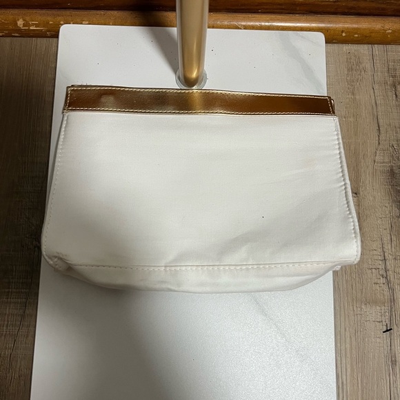 Yves Saint Laurent White and Gold Textured Clutch Parfume Bag - Picture 2 of 4
